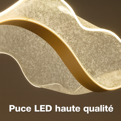 Suspension LED Vague Dorée – Design Ondulé