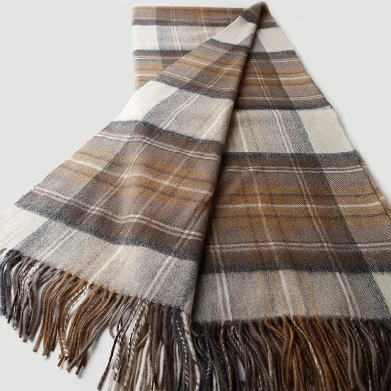 Plaid laine motif ecossais a pompons chaud voyage