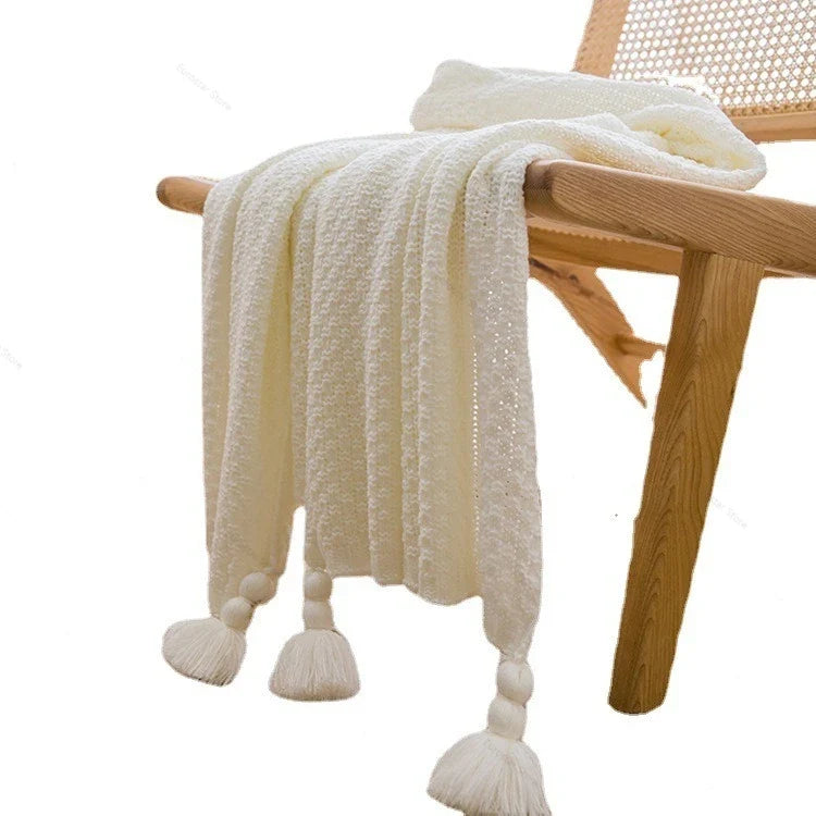 Plaid grosse maille gaufrée style nordique avec pompons — vue 6